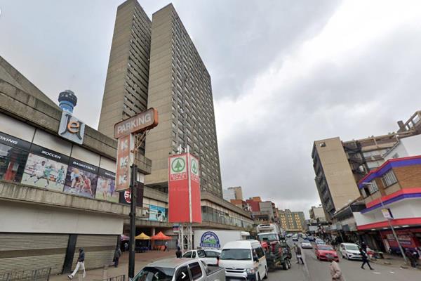 Discover a rare opportunity to establish your retail presence in the heart of Johannesburg! This expansive 741 square meter ...