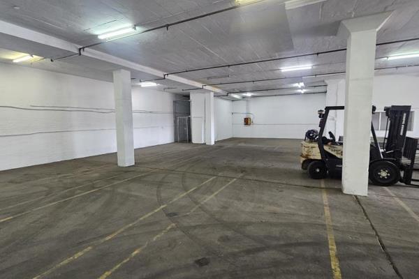 Prime Warehouse to let on Quality Street Jacobs

 

Premises   comprises of

 1008 sqm ground floor.

4M roof height.

3 Phase ...