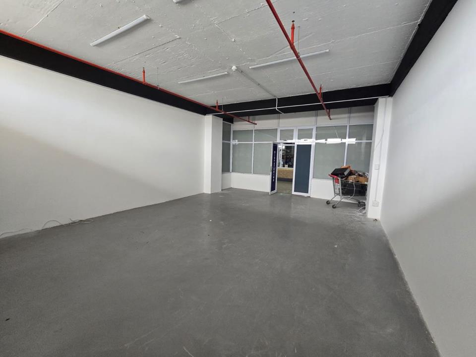 Listing number: P24-114920457, Image number: 1, 53m² Secure Shop to Let in Grangetown, Verulam