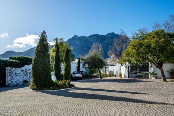 Unveiling an extraordinary investment opportunity in the heart of Cape Winelands, South Africa. This prestigious award winning landmark ...