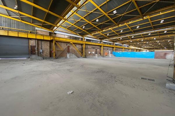 Expansive 2,000 sqm warehousing space, designed to meet all your storage needs. The ...