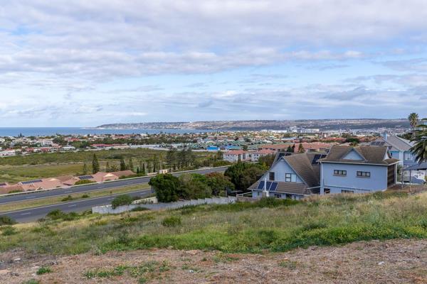 This 1609 sqm plot in Hartenbos, Western Cape, offers a prime location with breathtaking ...