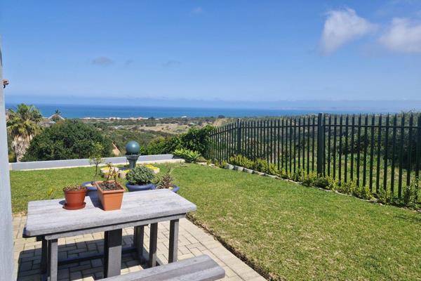 This spacious one-bedroom garden flat has a beautiful view of the ocean.
The property offers:
* Spacious open-plan kitchen/living ...