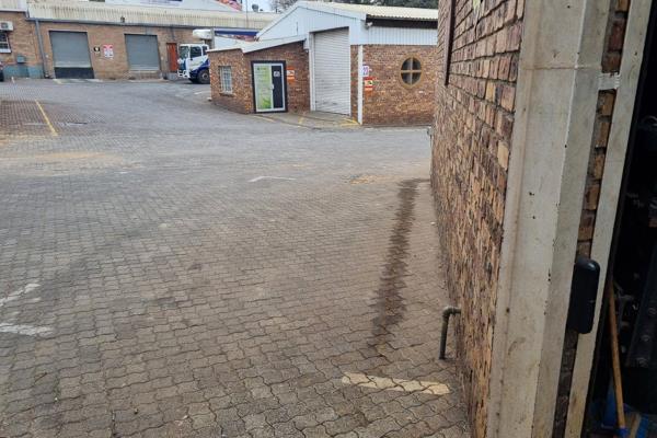 Description:
Size: 148 sqm
Location: Light Industrial Business Node, Nelspruit, close to Riverside

Features:
Spacious open ...