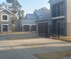 Townhouse for sale in Bloemspruit