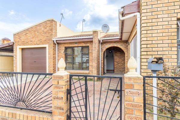 This low-maintenance face brick family home offers 3 bedrooms, 3 bathrooms (1 en-suite) ...