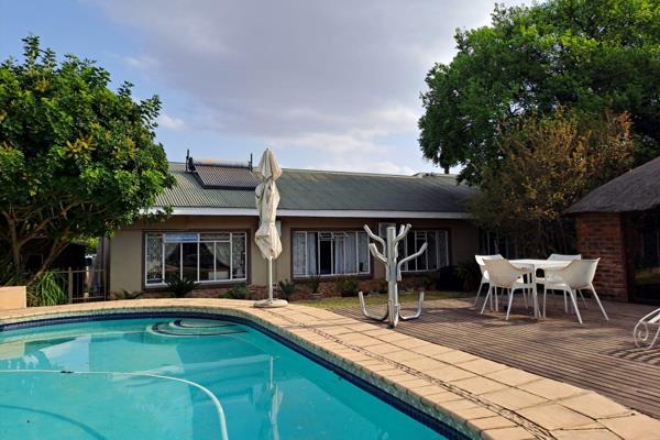 4 Bedroom 3 Bathroom House for sale in Waverley

This property offers a blend of luxury and tranquility. Set on a 1279 sqm lot with ...