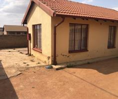 House for sale in Soshanguve FF