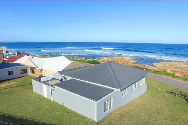 Family home available for December holidays on beach front - Jongensfontein!

Upon entering, you&#39;ll be welcomed by a dining area ...