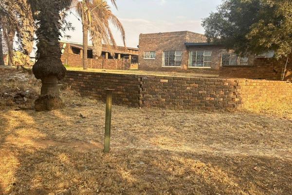 Price: R4,300,000 (Hot Spring Deal!)

Dreaming of a Farm on Old Middleburg Road? This is your opportunity!

This expansive ...