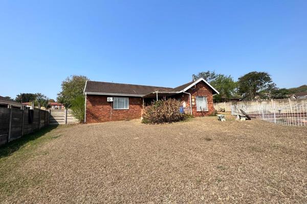 This charming face brick home in Bisley provides a blend of comfort and versatility with its 3 spacious bedrooms and potential for a ...