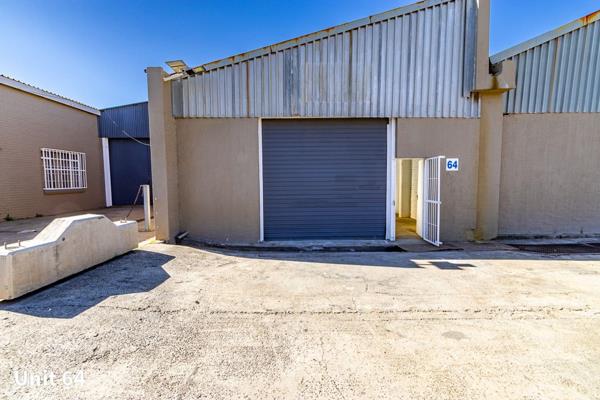 Situated just a mere 300 meters away from the R59 offramp, this workshop boasts a ...