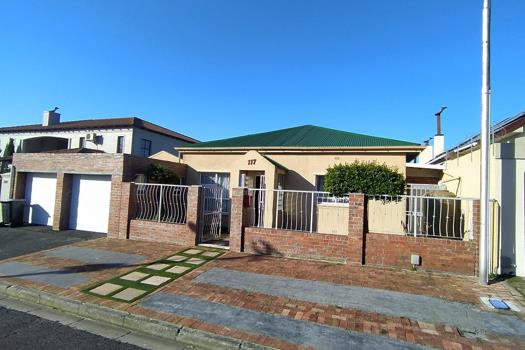 6 Bedroom House for sale in Crawford