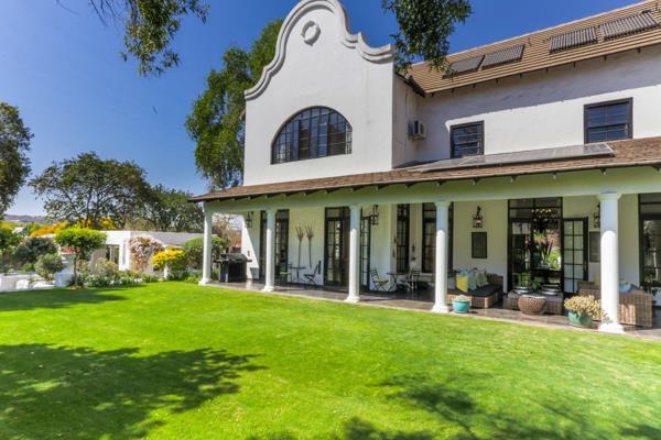 Classic Country Home Located in a Top Security Enclave
Set on 1983sq m in the top security enclave of Rivonia, this upmarket home ...