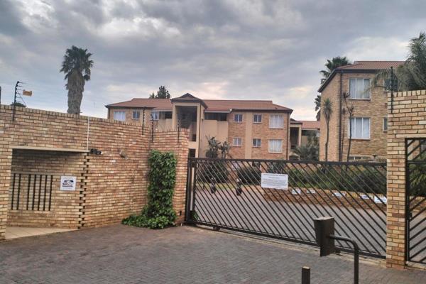 This Apartment situated in Horison ,Roodepoort is now For Sale 

Property Consists of ...