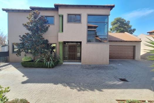 3 Bedroom Townhouse for sale in Vanderbijlpark SW 5