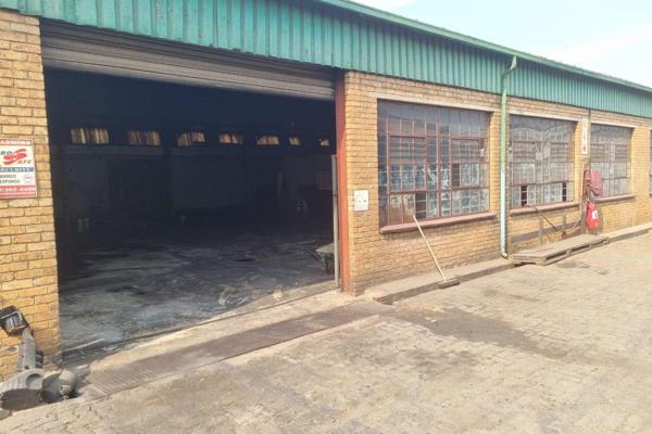 This spacious and well maintained industrial unit measures 620sqm available immediately ...