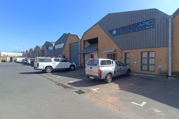 Discover a prime 257m2 double-volume warehouse available for lease in Apollo Park ...