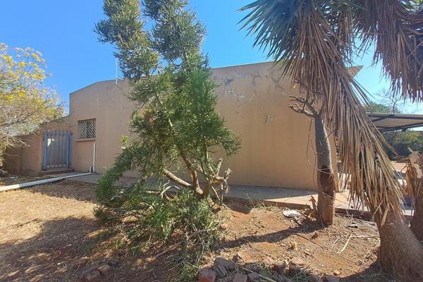 Located in the sought-after area of Dalmada, Polokwane, this 2.2-hectare smallholding presents a promising project for a handyman. ...