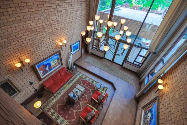 This enchanting 4 Bedroom home with a flatlet invites you to experience unparalleled comfort and timeless elegance, ideal for creating ...