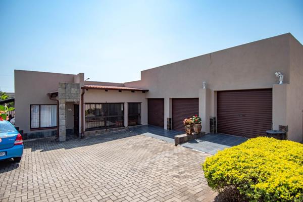 Besides all the key features, this property offers living as a happy family with its build-in braai in the kitchen and sun room with a ...