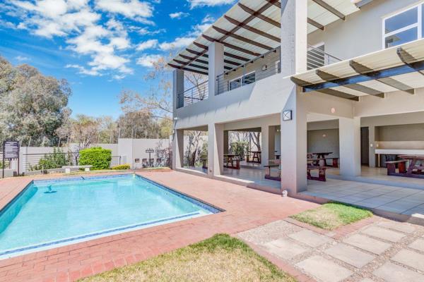 Discover modern living in this modern one-bedroom loft apartment, perfectly located in the heart of Bryanston. Ideal for singles or ...