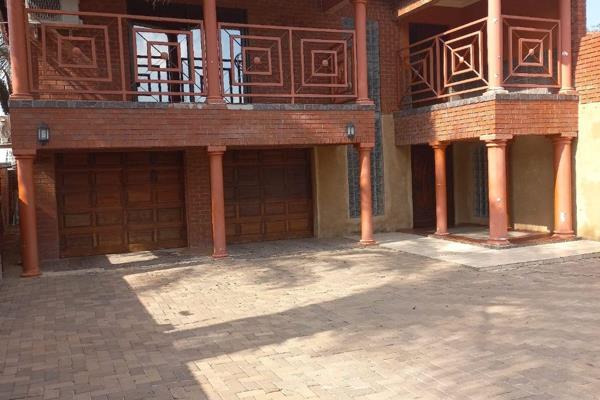 This is a stunning 5 bedroom 4 bathrooms duplex house. Situated in an upmarket area in the upper side of town in Bela Bela.

This ...