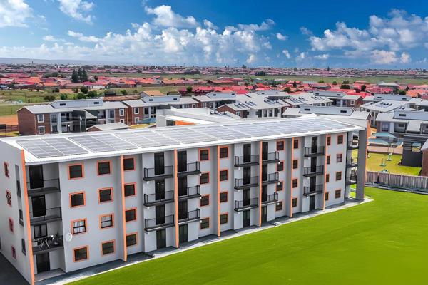 Brand new development with solar power NOW available to YOU for a deposit of just R5 000 and a repayment that you can afford.

2 ...