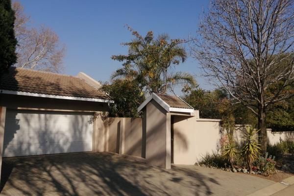 Charming house to rent in Olivedale.  3 Bedroom, 2 bathroom (en-suite with shower).  ...