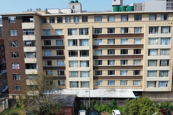 For Sale: Spacious 1.5-Bedroom Flat in Durban CBD

Discover this versatile flat conveniently located in the heart of Durban CBD. ...