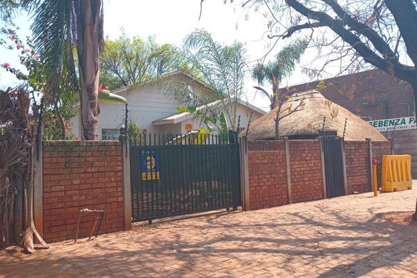 This 3 Bedroom House with office and workshop is situated in the CBD of Pretoria ...