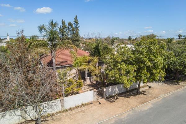 Ideal starter family home situated in a very quiet neighbourhood in Porterville with an ...