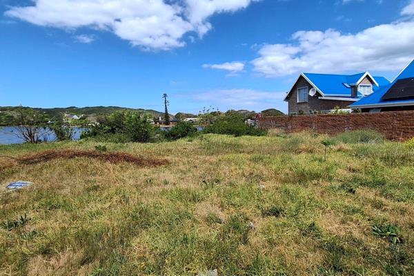 This level vacant stand is located on the banks of the Great Brak River, opposite
Island Cove neighborhood.

Stunning view of The ...