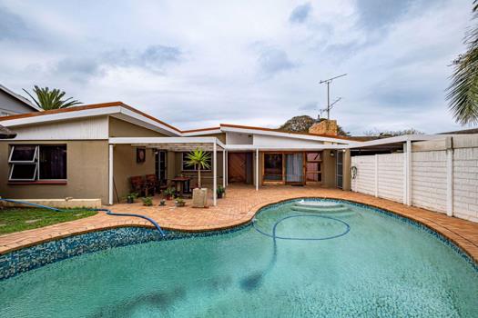 4 Bedroom House for sale in Bluewater Bay