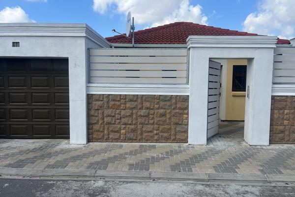 This stunning 3-bedroom house located in the highly sought-after Symphony Delft community. This beautifully designed home offers a ...