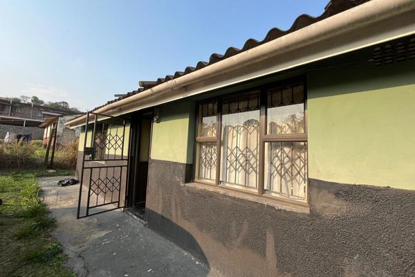 This free standing home in Umlazi is on offer. The home is close to all local amenities ...