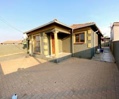 House for sale in Mahube Valley