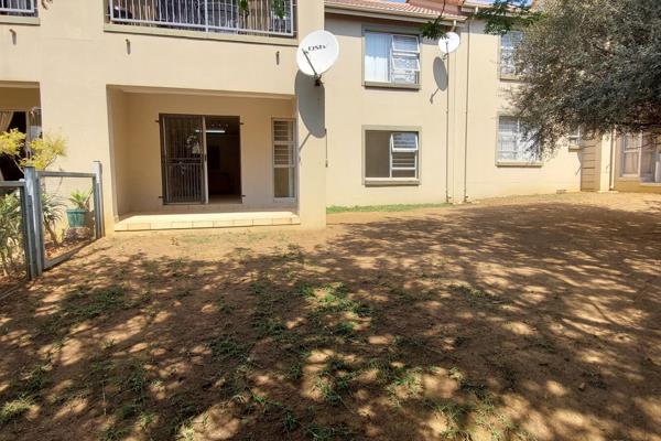 Situated in the very popular Leeuwenhof Estate this ground floor apartment offers you:
2 bedrooms
2 Bathroom
Open plan kitchen, dining ...