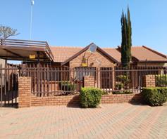 House for sale in Mahwelereng