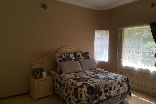 Nice and clean home is available for rent in wychwood, this home offers you 2 bedrooms, 2bathrooms, lounge, modern kitchen, office that ...