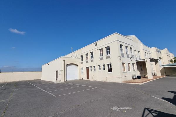 This prime industrial warehouse, located at 13 Manhattan Street, Airport Industria, is ...