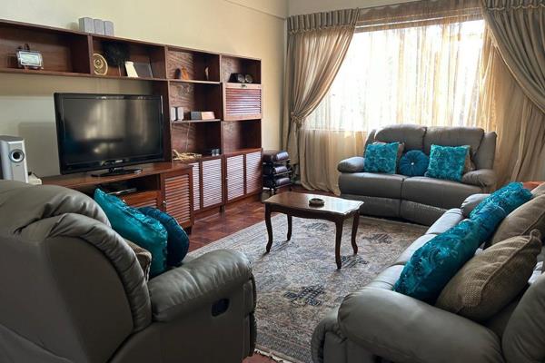 Large apartment situated across from Brenthurst Hospital.

Lounge, dining room, kitchen, 3 bedrooms, 2 bathrooms (main en-suite) ...