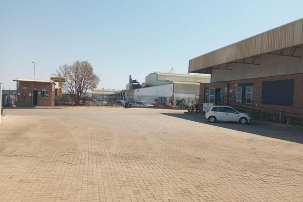 Listed gross rental is excluding VAT, operational cost and utility charges.

This spacious warehouse with a total floor area of 3260 ...