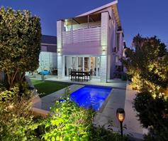 House for sale in Nahoon Beach