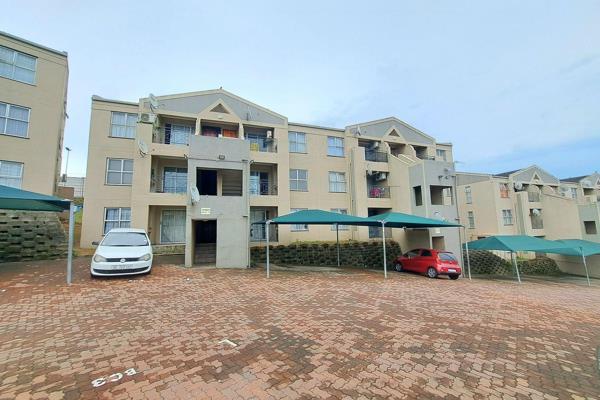 Discover a comfortable and secure urban retreat in the heart of Bonela at the Castle Rock Complex. This spacious 2-bedroom apartment ...