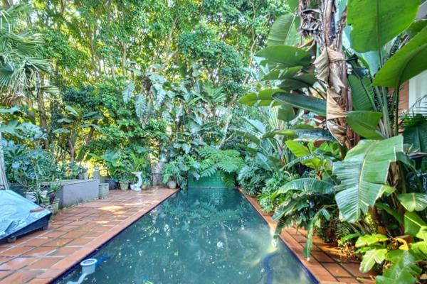 Welcome to an exceptional sanctuary set on nearly 1,900m&#178; of lush landscape, offering an expansive 650m&#178; of covered living ...