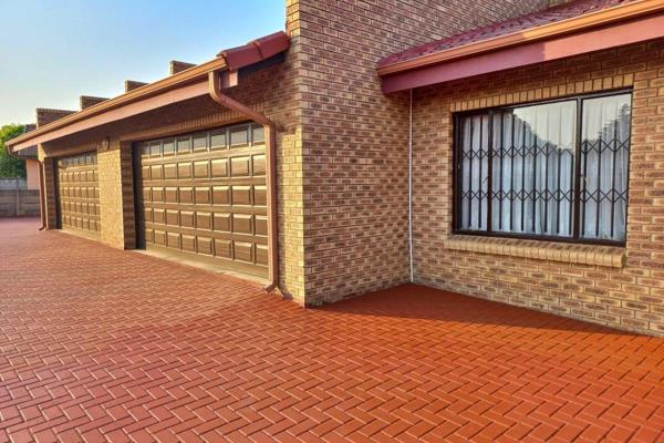 Welcome to this stunning face brick home, perfectly designed for the growing family! The semi-open plan living areas boast unique ...