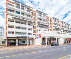 Apartment / Flat for sale in Wynberg