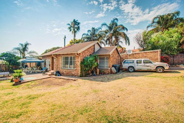 This delightful 3-bedroom, 2-bathroom residence offers a bright kitchen that flows seamlessly into a cozy dining area,
perfect for ...