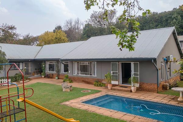 This family home is nestled in the heart of the charming and sought-after suburb of Athlone, this exquisite 4-bedroom home offers a ...